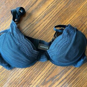 Pepper Signature All You Bra in Black